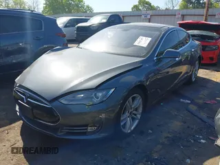 2014 Tesla Model S 60 с VIN 5YJSA1S12EFP41227, выставлен на аукционе IAAI как лот 42027457 с пробегом 81 665 миль миль и . История ставок и продаж доступна на DreamBid. Изображение 17.
