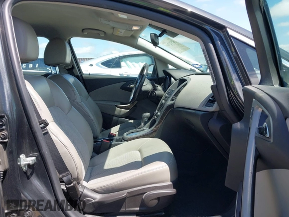 2015 Buick Verano z VIN 1G4PP5SK9F4133603, wystawiony jako IAAI lot #42332560 z przebiegiem 162 153 mil mil oraz . Historia ofert i sprzedaży dostępna na DreamBid. Obrazek 5.