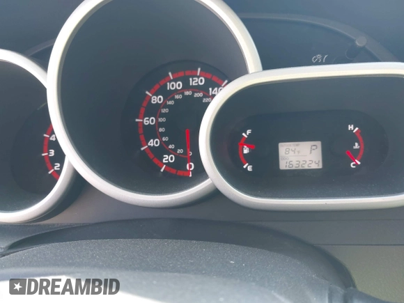 2009 Toyota Matrix S z VIN 2T1LE40E09C006482, wystawiony jako IAAI lot #42624578 z przebiegiem 163 224 mil mil oraz . Historia ofert i sprzedaży dostępna na DreamBid. Obrazek 15.