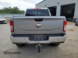 2020 Ram 2500 Tradesman z VIN 3C6UR5CL9LG252802, wystawiony jako Copart lot #65442235 z przebiegiem 316 911 mil mil oraz Czysty tytuł • Clean title. Historia ofert i sprzedaży dostępna na DreamBid. Obrazek 6.