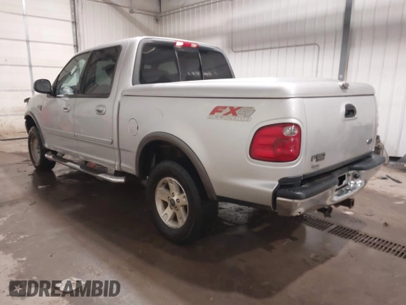 2003 Ford F-150 XLT with VIN 1FTRW08L83KA45989, listed as a IAAI auction lot 41048095 with 226,328 mi miles. Bid and sale history available at carsss.com. Image 3.