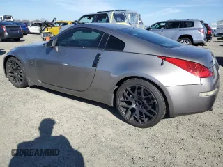 2008 Nissan 350Z Nismo z VIN JN1BZ34E08M751452, wystawiony jako Copart lot #46693105 z przebiegiem 119 483 mil mil oraz Szkoda całkowita • Salvage title. Historia ofert i sprzedaży dostępna na DreamBid. Obrazek 2.