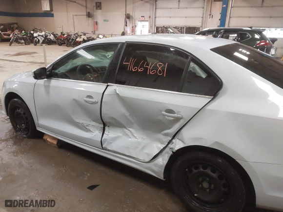 2017 Volkswagen Jetta 1.4T S with VIN 3VW167AJ5HM279535, listed as a IAAI auction lot 41664681 with 98,902 mi miles. Bid and sale history available at carsss.com. Image 6.