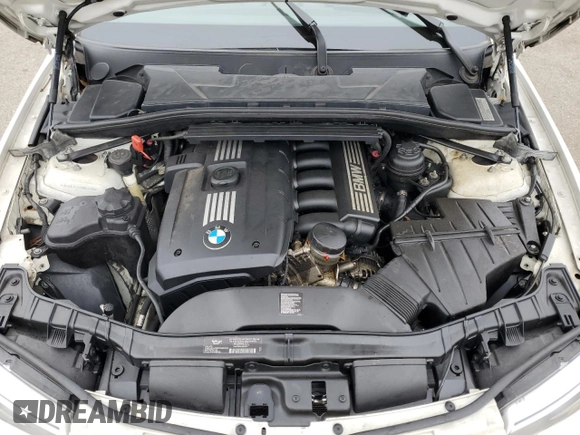 2013 BMW 1 Series 128i z VIN WBAUL7C56DVM83718, wystawiony jako Copart lot #52957614 z przebiegiem 73 621 mil mil oraz Czysty tytuł • Clean title. Historia ofert i sprzedaży dostępna na DreamBid. Obrazek 11.