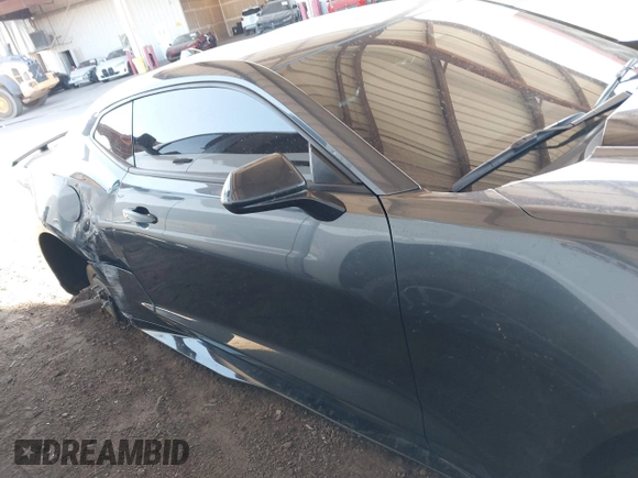 2023 Chevrolet Camaro ZL1 z VIN 1G1FK1R6XP0105522, wystawiony jako IAAI lot #42100363 z przebiegiem 8771 mil mil oraz . Historia ofert i sprzedaży dostępna na DreamBid. Obrazek 13.
