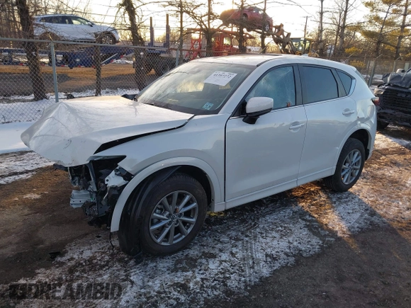 2025 Mazda CX-5 2.5 S Preferred Package with VIN JM3KFBCL4S0539997, listed as a IAAI auction lot 41397272 with 3,421 mi miles. Bid and sale history available at carsss.com. Image 18.
