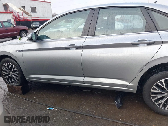 2019 Volkswagen Jetta SEL with VIN 3VWEB7BUXKM199094, listed as a IAAI auction lot 41083949 with 38,083 mi miles and . Bid and sale history available at DreamBid. Image 14.