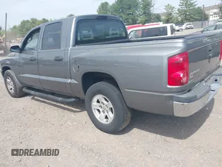 2006 Dodge Dakota SLT with VIN 1D7HE48N06S580705, listed as a IAAI auction lot 42120728 with 206,420 mi miles. Bid and sale history available at carsss.com. Image 3.