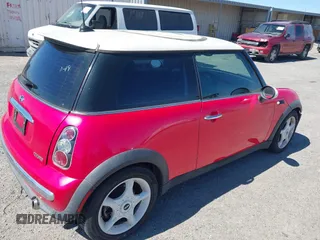 2004 MINI Hardtop z VIN WMWRC33444TJ62861, wystawiony jako IAAI lot #42795569 z przebiegiem 113 840 mil mil oraz . Historia ofert i sprzedaży dostępna na DreamBid. Obrazek 4.