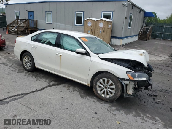 2015 Volkswagen Passat Limited Edition Edition z VIN 1VWAT7A36FC034803, wystawiony jako Copart lot #57911385 z przebiegiem 173 435 mil mil oraz Szkoda całkowita • Salvage title. Historia ofert i sprzedaży dostępna na DreamBid. Obrazek 4.