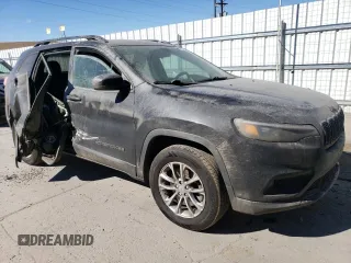 2019 Jeep Cherokee Altitude z VIN 1C4PJMLX8KD282895, wystawiony jako Copart lot #47054495 z przebiegiem 159 831 mil mil oraz Szkoda całkowita • Salvage title. Historia ofert i sprzedaży dostępna na DreamBid. Obrazek 4.