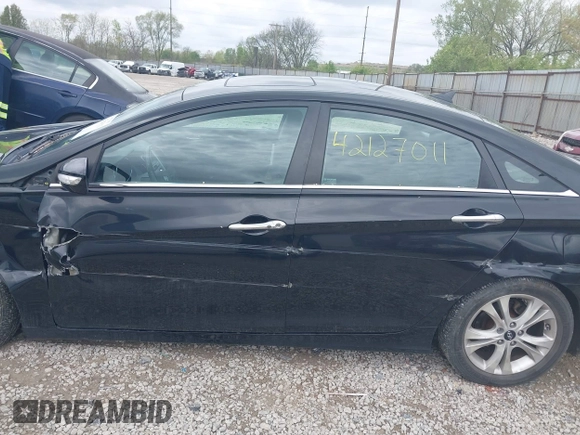 2011 Hyundai Sonata Limited z VIN 5NPEC4AC4BH032467, wystawiony jako IAAI lot #42127011 z przebiegiem 164 214 mil mil oraz . Historia ofert i sprzedaży dostępna na DreamBid. Obrazek 14.