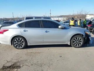 2016 Nissan Altima 2.5 SL with VIN 1N4AL3AP8GC112214, listed as a IAAI auction lot 41328138 with 131,288 mi miles. Bid and sale history available at carsss.com. Image 12.
