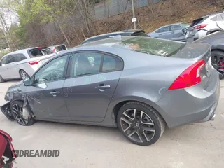 2017 Volvo S60 Dynamic z VIN YV140MTL3H2427908, wystawiony jako IAAI lot #42221185 z przebiegiem 65 432 mil mil oraz . Historia ofert i sprzedaży dostępna na DreamBid. Obrazek 14.