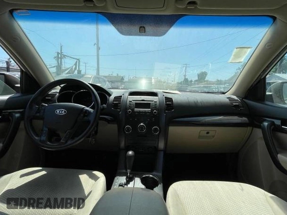 2012 Kia Sorento LX with VIN 5XYKT3A10CG304310, listed as a Copart auction lot 44085085 with 170,280 mi miles and Clean Title. Bid and sale history available at DreamBid. Image 9.