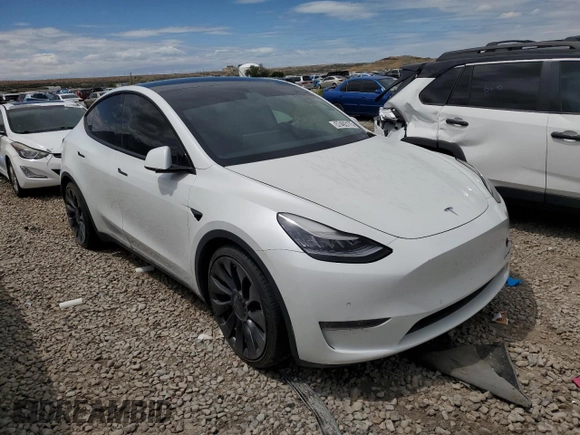 2020 Tesla Model Y Long Range z VIN 5YJYGDEF3LF028061, wystawiony jako Copart lot #57493175 z przebiegiem Nie podano mil oraz Czysty tytuł • Clean title. Historia ofert i sprzedaży dostępna na DreamBid. Obrazek 4.
