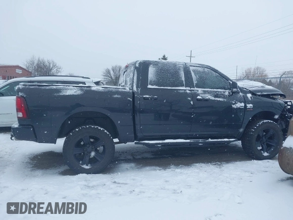 2016 Ram 1500 Sport z VIN 1C6RR7MT0GS192729, wystawiony jako IAAI lot #41404782 z przebiegiem 147 874 mil mil oraz . Historia ofert i sprzedaży dostępna na DreamBid. Obrazek 13.