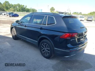 2020 Volkswagen Tiguan SE z VIN 3VV3B7AX7LM035567, wystawiony jako IAAI lot #42316223 z przebiegiem 64 730 mil mil oraz . Historia ofert i sprzedaży dostępna na DreamBid. Obrazek 3.