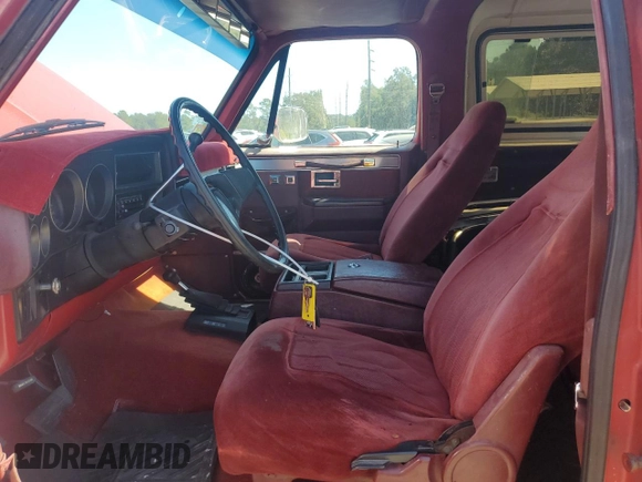 1987 Chevrolet Blazer z VIN 1GNEV18K6HF177428, wystawiony jako Copart lot #76925604 z przebiegiem 71 619 mil mil oraz Czysty tytuł • Clean title. Historia ofert i sprzedaży dostępna na DreamBid. Obrazek 7.