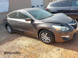 2013 Nissan Altima 2.5 S with VIN 1N4AL3AP4DC131970, listed as a IAAI auction lot 41915038 with 135,707 mi miles. Bid and sale history available at carsss.com. Image 1.