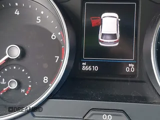 2018 Volkswagen Tiguan SEL z VIN 3VV2B7AXXJM145781, wystawiony jako IAAI lot #42273176 z przebiegiem 86 610 mil mil oraz . Historia ofert i sprzedaży dostępna na DreamBid. Obrazek 16.