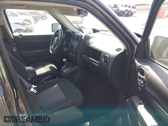 2015 Jeep Patriot Latitude with VIN 1C4NJPFB4FD185546, listed as a IAAI auction lot 42056820 with Not Provided miles and . Bid and sale history available at DreamBid. Image 5.