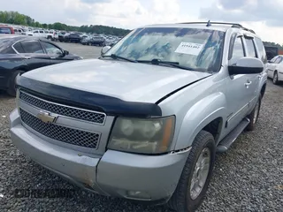 2011 Chevrolet Tahoe LT z VIN 1GNSKBE05BR221199, wystawiony jako IAAI lot #41941402 z przebiegiem 266 815 mil mil oraz . Historia ofert i sprzedaży dostępna na DreamBid. Obrazek 6.