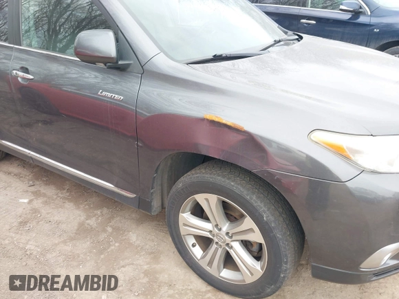 2011 Toyota Highlander Limited with VIN 5TDDK3EH8BS078912, listed as a IAAI auction lot 41706469 with 242,651 mi miles and . Bid and sale history available at DreamBid. Image 17.