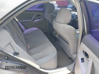 2008 Toyota Camry LE z VIN 4T1BE46K68U772433, wystawiony jako IAAI lot #42375510 z przebiegiem 168 152 mil mil oraz . Historia ofert i sprzedaży dostępna na DreamBid. Obrazek 8.