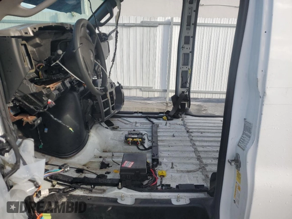 2022 GMC Savana Cargo z VIN 1GTW7AFP6N1143245, wystawiony jako Copart lot #46677755 z przebiegiem Nie podano mil oraz Tytuł czysty. Historia ofert i sprzedaży dostępna na DreamBid. Obrazek 7.