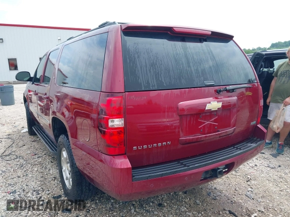 2010 Chevrolet Suburban LT z VIN 1GNUKJE30AR262500, wystawiony jako IAAI lot #42082813 z przebiegiem 270 431 mil mil oraz . Historia ofert i sprzedaży dostępna na DreamBid. Obrazek 3.