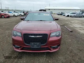 2018 Chrysler 300 S z VIN 2C3CCAGG9JH165768, wystawiony jako Copart lot #53819645 z przebiegiem 43 403 mil mil oraz Szkoda całkowita • Salvage title. Historia ofert i sprzedaży dostępna na DreamBid. Obrazek 5.
