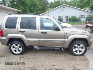 2004 Jeep Liberty Limited z VIN 1J4GL58K54W118633, wystawiony jako IAAI lot #42334543 z przebiegiem 206 491 mil mil oraz . Historia ofert i sprzedaży dostępna na DreamBid. Obrazek 13.