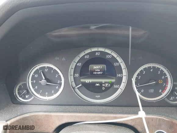 2013 Mercedes-Benz E-Class E 350 Luxury with VIN WDDHF8JB7DA708803, listed as a IAAI auction lot 41559901 with 101,097 mi miles. Bid and sale history available at carsss.com. Image 7.