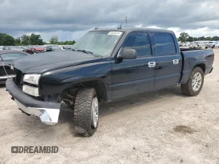 2005 Chevrolet Silverado 1500 LS with VIN 2GCEC13T851298883, listed as a Copart auction lot 60885615 with 304,957 mi miles and Salvage title. Bid and sale history available at DreamBid. Image 1.