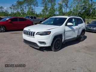 2019 Jeep Cherokee Limited z VIN 1C4PJLDB1KD380924, wystawiony jako IAAI lot #42621908 z przebiegiem 136 231 mil mil oraz . Historia ofert i sprzedaży dostępna na DreamBid. Obrazek 2.