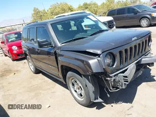 2016 Jeep Patriot Sport z VIN 1C4NJPBB1GD800898, wystawiony jako IAAI lot #42311879 z przebiegiem 78 185 mil mil oraz . Historia ofert i sprzedaży dostępna na DreamBid. Obrazek 1.