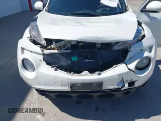 2014 Nissan Juke Nismo z VIN JN8AF5MV7ET357773, wystawiony jako IAAI lot #41994767 z przebiegiem 135 424 mil mil oraz . Historia ofert i sprzedaży dostępna na DreamBid. Obrazek 6.