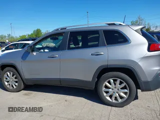 2017 Jeep Cherokee High Altitude с VIN 1C4PJMDS5HW636307, выставлен на аукционе IAAI как лот 42139393 с пробегом 70 453 миль миль и . История ставок и продаж доступна на DreamBid. Изображение 14.