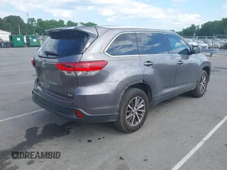2019 Toyota Highlander SE z VIN 5TDKZRFHXKS316330, wystawiony jako IAAI lot #42183341 z przebiegiem 81 705 mil mil oraz . Historia ofert i sprzedaży dostępna na DreamBid. Obrazek 4.
