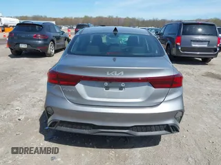 2024 Kia Forte LXS z VIN 3KPF24AD0RE713420, wystawiony jako IAAI lot #42091051 z przebiegiem 36 875 mil mil oraz . Historia ofert i sprzedaży dostępna na DreamBid. Obrazek 16.