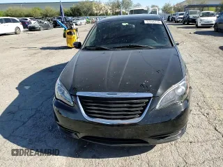 2012 Chrysler 200 Touring z VIN 1C3CCBBG0CN277060, wystawiony jako Copart lot #57295715 z przebiegiem 140 979 mil mil oraz Szkoda całkowita • Salvage title. Historia ofert i sprzedaży dostępna na DreamBid. Obrazek 13.