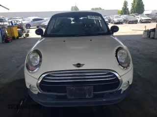 2017 MINI Hardtop Cooper with VIN WMWXP5C34H2G60846, listed as a Copart auction lot 56075995 with 94,643 mi miles and Clean Title. Bid and sale history available at DreamBid. Image 5.