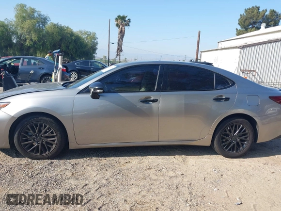 2016 Lexus ES 330 z VIN JTHBK1GG4G2236076, wystawiony jako IAAI lot #42124873 z przebiegiem 118 102 mil mil oraz . Historia ofert i sprzedaży dostępna na DreamBid. Obrazek 14.