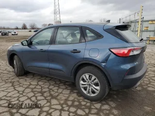 2020 Ford Escape S z VIN 1FMCU9F6XLUC06825, wystawiony jako Copart lot #84080684 z przebiegiem 135 494 mil mil oraz Szkoda całkowita • Salvage title. Historia ofert i sprzedaży dostępna na DreamBid. Obrazek 2.