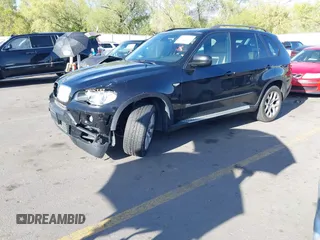 2008 BMW X5 4.8i z VIN 5UXFE83578LZ47417, wystawiony jako IAAI lot #42103465 z przebiegiem 130 942 mil mil oraz . Historia ofert i sprzedaży dostępna na DreamBid. Obrazek 2.