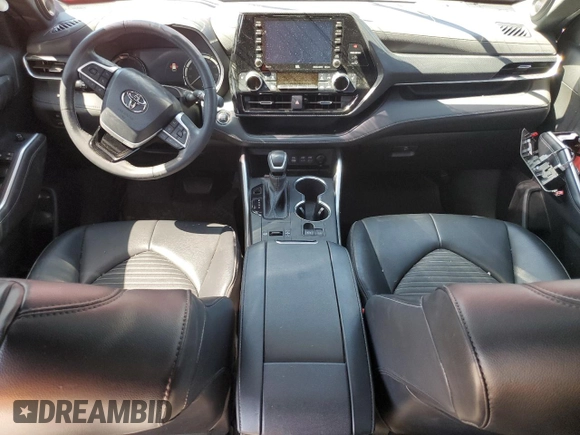 2022 Toyota Highlander XSE with VIN 5TDJZRAH3NS125517, listed as a Copart auction lot 49739915 with 48,941 mi miles and Salvage title. Bid and sale history available at DreamBid. Image 8.