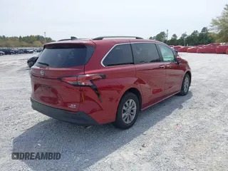 2022 Toyota Sienna XLE with VIN 5TDJRKEC4NS096888, listed as a IAAI auction lot 41901904 with 56,952 mi miles. Bid and sale history available at carsss.com. Image 4.
