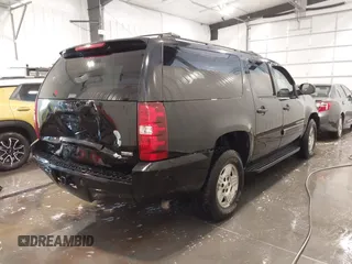 2007 Chevrolet Suburban LTZ with VIN 1GNFK16367R231896, listed as a IAAI auction lot 41979944 with 202,137 mi miles. Bid and sale history available at carsss.com. Image 4.