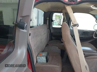 2002 Ford F-150 XL z VIN 1FTRX07L42KB68525, wystawiony jako IAAI lot #42641628 z przebiegiem Nie podano mil oraz . Historia ofert i sprzedaży dostępna na DreamBid. Obrazek 8.